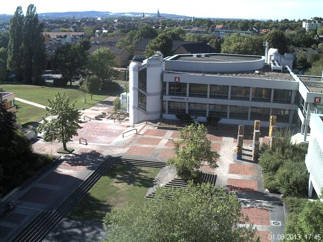 Foto der Webcam: Verwaltungsgeb&auml;ude, Innenhof mit Audimax, H&ouml;rsaal-Geb&auml;ude 1