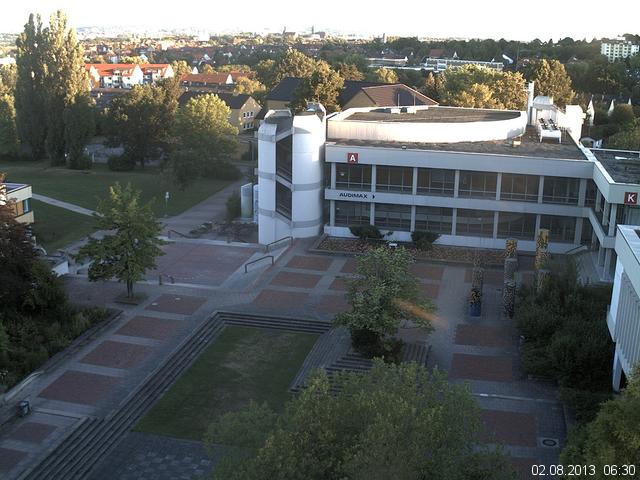 Foto der Webcam: Verwaltungsgeb&auml;ude, Innenhof mit Audimax, H&ouml;rsaal-Geb&auml;ude 1
