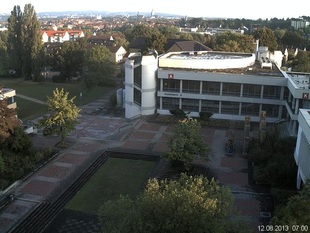Foto der Webcam: Verwaltungsgeb&auml;ude, Innenhof mit Audimax, H&ouml;rsaal-Geb&auml;ude 1