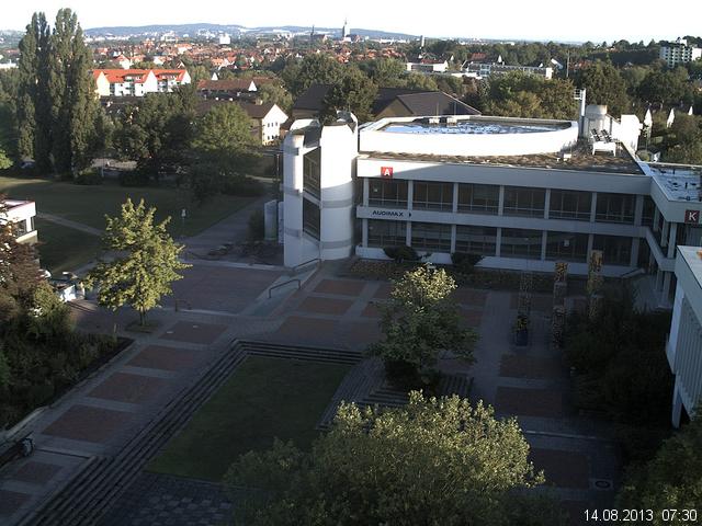 Foto der Webcam: Verwaltungsgeb&auml;ude, Innenhof mit Audimax, H&ouml;rsaal-Geb&auml;ude 1