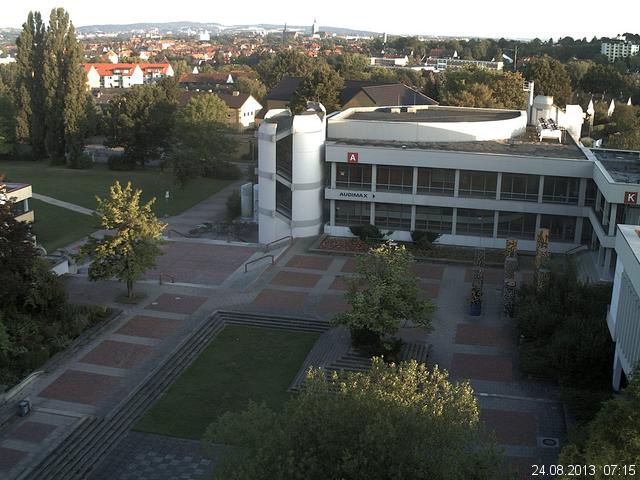 Foto der Webcam: Verwaltungsgeb&auml;ude, Innenhof mit Audimax, H&ouml;rsaal-Geb&auml;ude 1