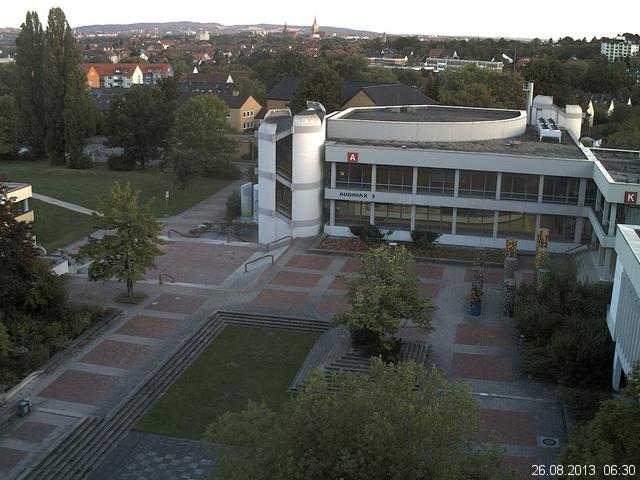 Foto der Webcam: Verwaltungsgeb&auml;ude, Innenhof mit Audimax, H&ouml;rsaal-Geb&auml;ude 1