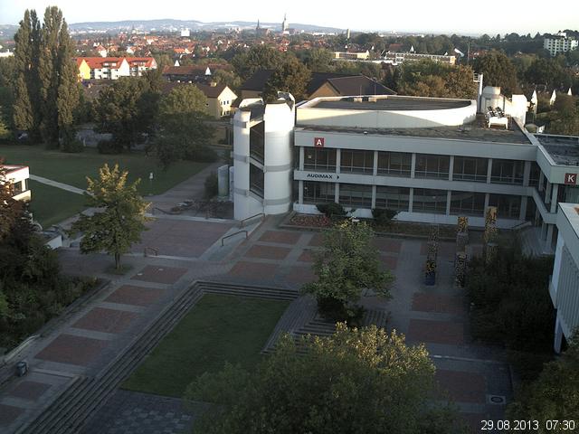 Foto der Webcam: Verwaltungsgeb&auml;ude, Innenhof mit Audimax, H&ouml;rsaal-Geb&auml;ude 1