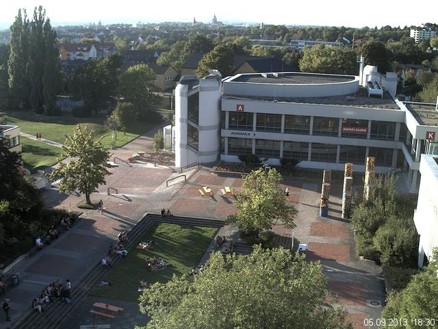 Foto der Webcam: Verwaltungsgeb&auml;ude, Innenhof mit Audimax, H&ouml;rsaal-Geb&auml;ude 1