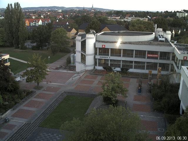 Foto der Webcam: Verwaltungsgeb&auml;ude, Innenhof mit Audimax, H&ouml;rsaal-Geb&auml;ude 1
