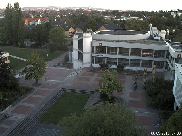 Foto der Webcam: Verwaltungsgeb&auml;ude, Innenhof mit Audimax, H&ouml;rsaal-Geb&auml;ude 1