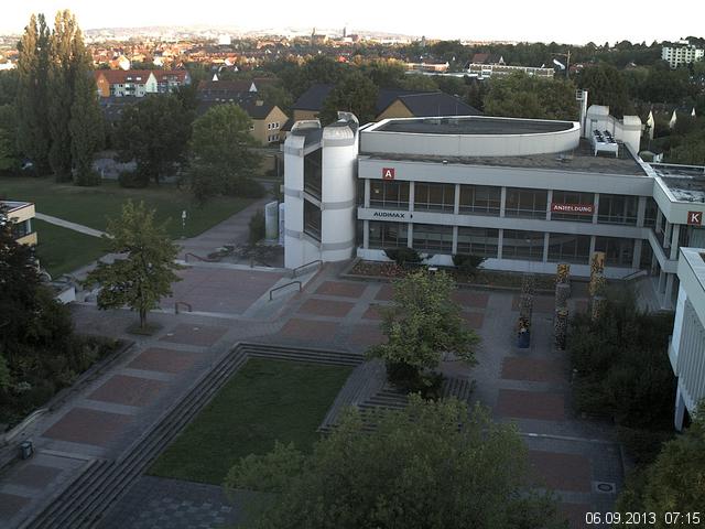 Foto der Webcam: Verwaltungsgeb&auml;ude, Innenhof mit Audimax, H&ouml;rsaal-Geb&auml;ude 1
