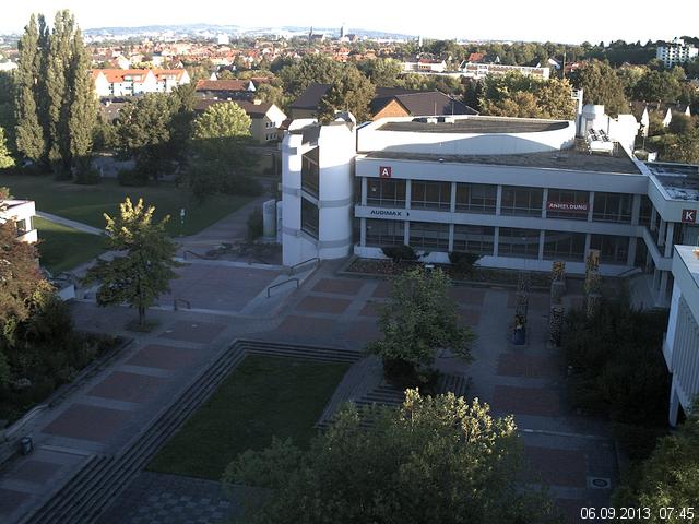 Foto der Webcam: Verwaltungsgeb&auml;ude, Innenhof mit Audimax, H&ouml;rsaal-Geb&auml;ude 1