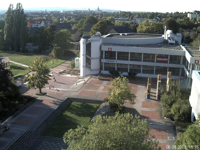 Foto der Webcam: Verwaltungsgeb&auml;ude, Innenhof mit Audimax, H&ouml;rsaal-Geb&auml;ude 1