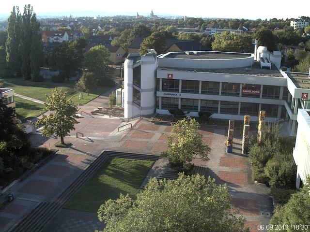 Foto der Webcam: Verwaltungsgeb&auml;ude, Innenhof mit Audimax, H&ouml;rsaal-Geb&auml;ude 1