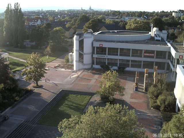 Foto der Webcam: Verwaltungsgeb&auml;ude, Innenhof mit Audimax, H&ouml;rsaal-Geb&auml;ude 1