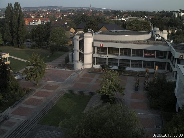 Foto der Webcam: Verwaltungsgeb&auml;ude, Innenhof mit Audimax, H&ouml;rsaal-Geb&auml;ude 1