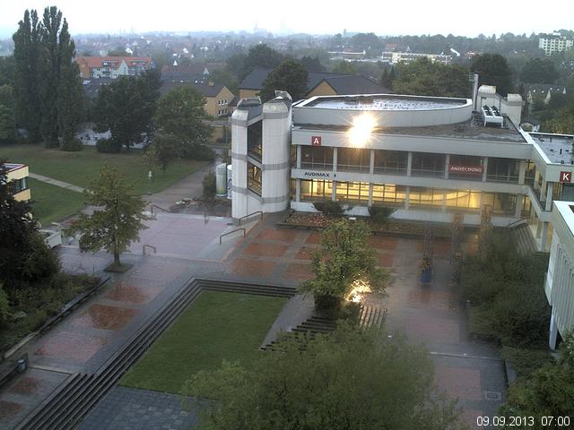 Foto der Webcam: Verwaltungsgeb&auml;ude, Innenhof mit Audimax, H&ouml;rsaal-Geb&auml;ude 1