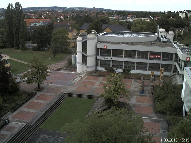Foto der Webcam: Verwaltungsgeb&auml;ude, Innenhof mit Audimax, H&ouml;rsaal-Geb&auml;ude 1