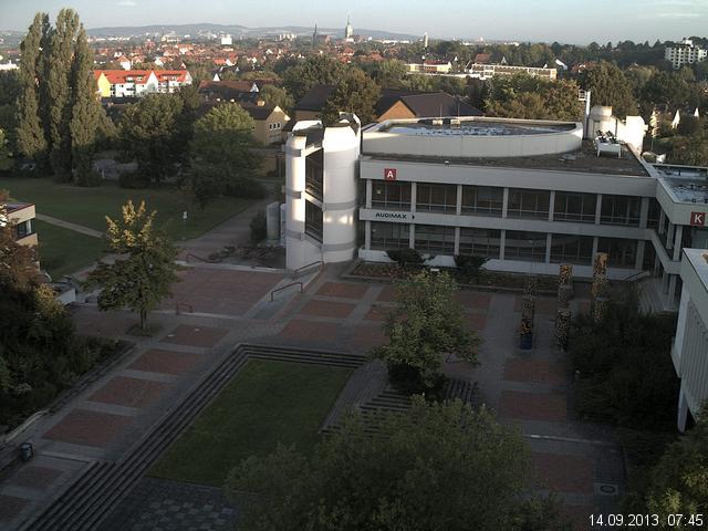 Foto der Webcam: Verwaltungsgeb&auml;ude, Innenhof mit Audimax, H&ouml;rsaal-Geb&auml;ude 1