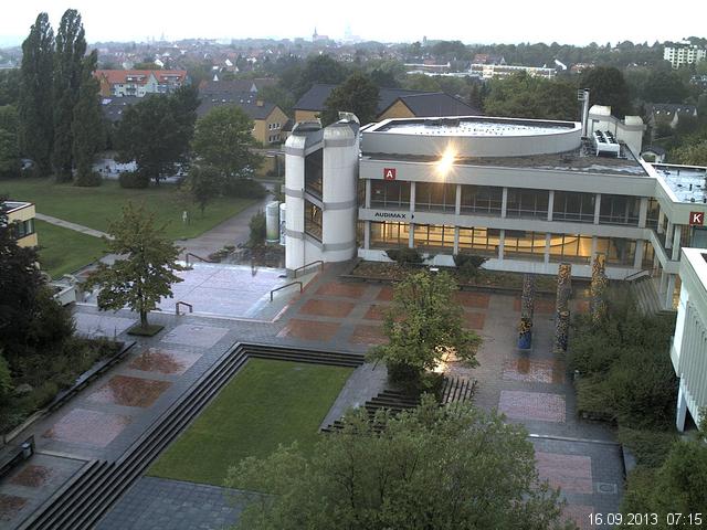 Foto der Webcam: Verwaltungsgeb&auml;ude, Innenhof mit Audimax, H&ouml;rsaal-Geb&auml;ude 1