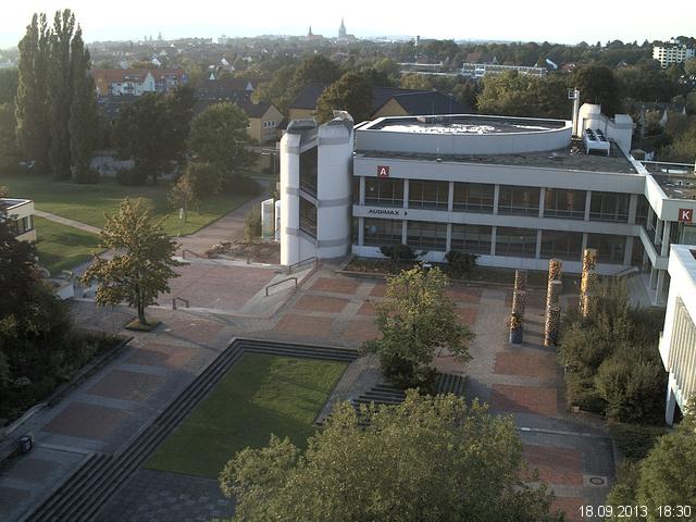 Foto der Webcam: Verwaltungsgeb&auml;ude, Innenhof mit Audimax, H&ouml;rsaal-Geb&auml;ude 1