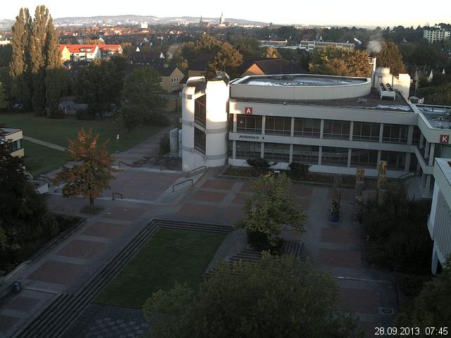 Foto der Webcam: Verwaltungsgeb&auml;ude, Innenhof mit Audimax, H&ouml;rsaal-Geb&auml;ude 1