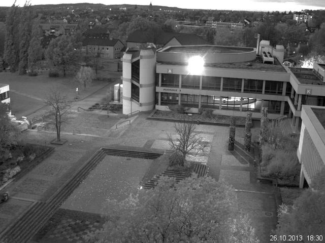 Foto der Webcam: Verwaltungsgeb&auml;ude, Innenhof mit Audimax, H&ouml;rsaal-Geb&auml;ude 1