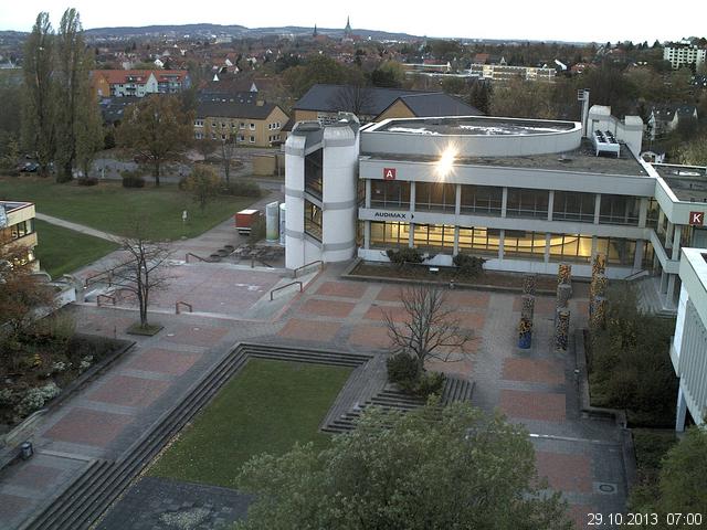 Foto der Webcam: Verwaltungsgeb&auml;ude, Innenhof mit Audimax, H&ouml;rsaal-Geb&auml;ude 1