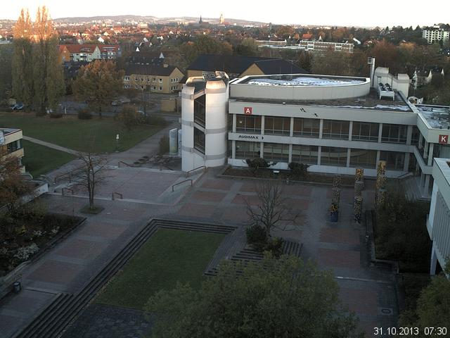 Foto der Webcam: Verwaltungsgeb&auml;ude, Innenhof mit Audimax, H&ouml;rsaal-Geb&auml;ude 1