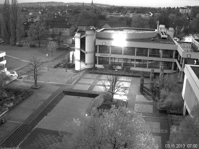 Foto der Webcam: Verwaltungsgeb&auml;ude, Innenhof mit Audimax, H&ouml;rsaal-Geb&auml;ude 1