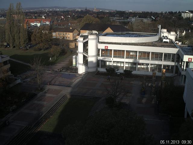 Foto der Webcam: Verwaltungsgeb&auml;ude, Innenhof mit Audimax, H&ouml;rsaal-Geb&auml;ude 1