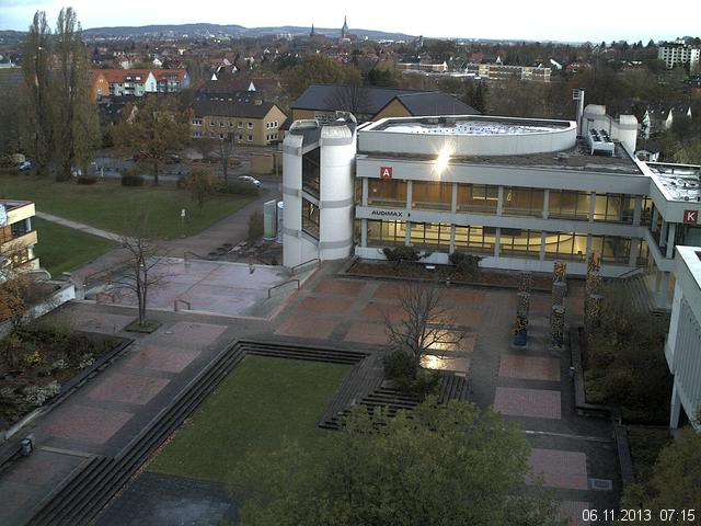 Foto der Webcam: Verwaltungsgeb&auml;ude, Innenhof mit Audimax, H&ouml;rsaal-Geb&auml;ude 1