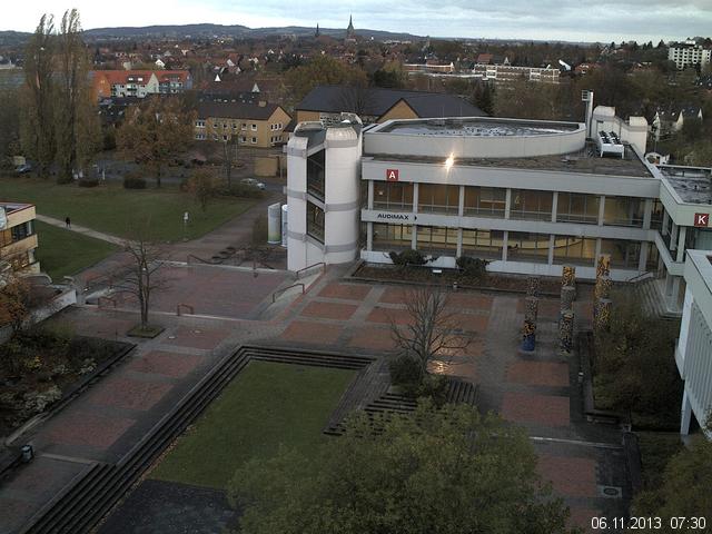 Foto der Webcam: Verwaltungsgeb&auml;ude, Innenhof mit Audimax, H&ouml;rsaal-Geb&auml;ude 1