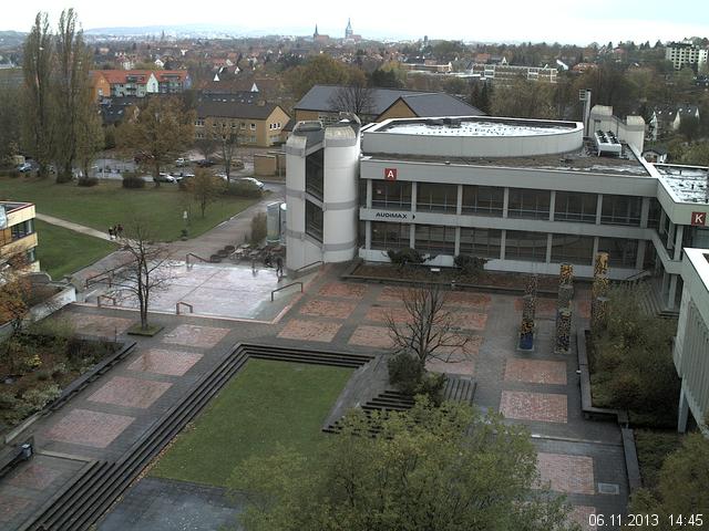 Foto der Webcam: Verwaltungsgeb&auml;ude, Innenhof mit Audimax, H&ouml;rsaal-Geb&auml;ude 1