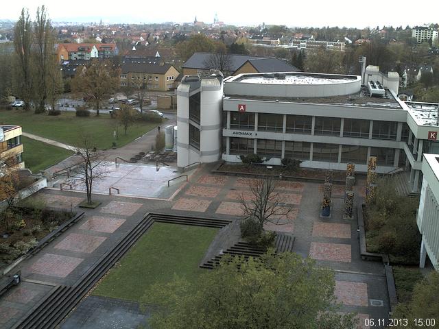 Foto der Webcam: Verwaltungsgeb&auml;ude, Innenhof mit Audimax, H&ouml;rsaal-Geb&auml;ude 1