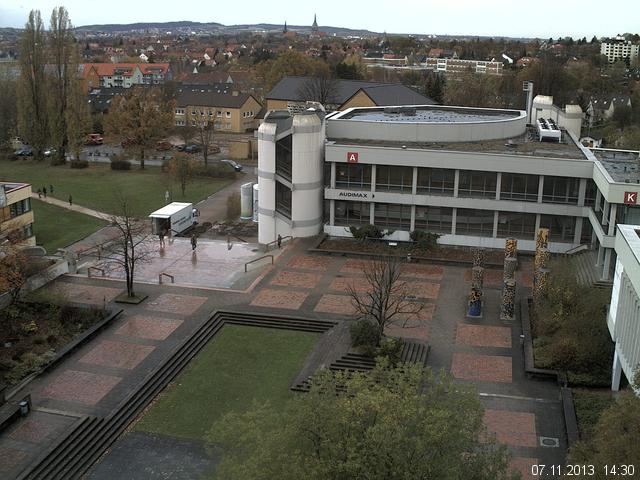 Foto der Webcam: Verwaltungsgeb&auml;ude, Innenhof mit Audimax, H&ouml;rsaal-Geb&auml;ude 1