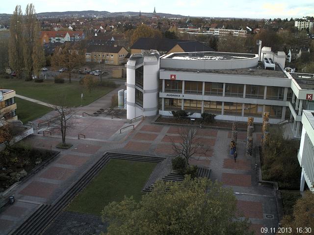 Foto der Webcam: Verwaltungsgeb&auml;ude, Innenhof mit Audimax, H&ouml;rsaal-Geb&auml;ude 1