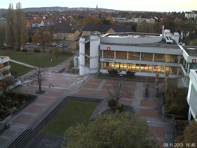 Foto der Webcam: Verwaltungsgeb&auml;ude, Innenhof mit Audimax, H&ouml;rsaal-Geb&auml;ude 1