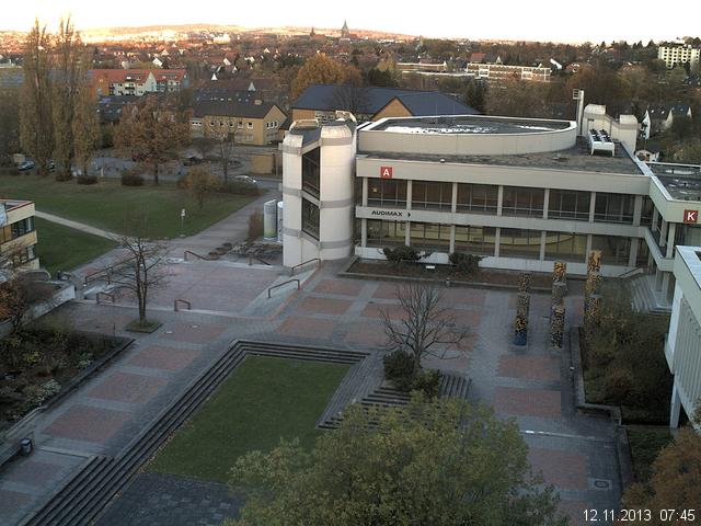 Foto der Webcam: Verwaltungsgeb&auml;ude, Innenhof mit Audimax, H&ouml;rsaal-Geb&auml;ude 1