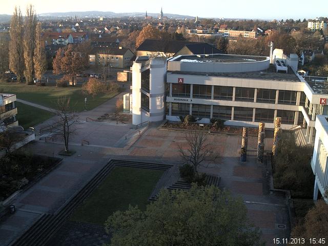 Foto der Webcam: Verwaltungsgeb&auml;ude, Innenhof mit Audimax, H&ouml;rsaal-Geb&auml;ude 1