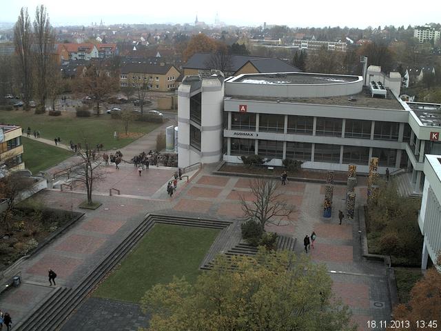 Foto der Webcam: Verwaltungsgeb&auml;ude, Innenhof mit Audimax, H&ouml;rsaal-Geb&auml;ude 1