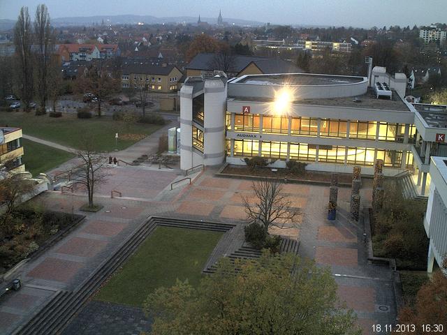 Foto der Webcam: Verwaltungsgeb&auml;ude, Innenhof mit Audimax, H&ouml;rsaal-Geb&auml;ude 1