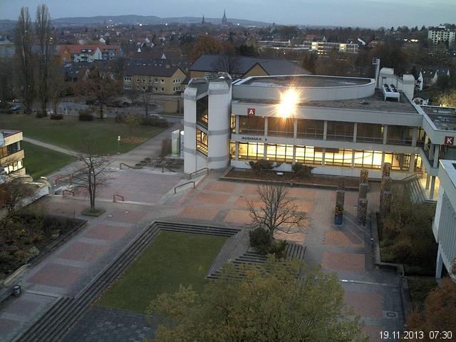 Foto der Webcam: Verwaltungsgeb&auml;ude, Innenhof mit Audimax, H&ouml;rsaal-Geb&auml;ude 1