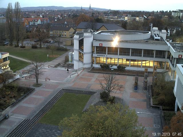 Foto der Webcam: Verwaltungsgeb&auml;ude, Innenhof mit Audimax, H&ouml;rsaal-Geb&auml;ude 1