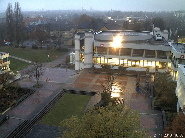 Foto der Webcam: Verwaltungsgeb&auml;ude, Innenhof mit Audimax, H&ouml;rsaal-Geb&auml;ude 1