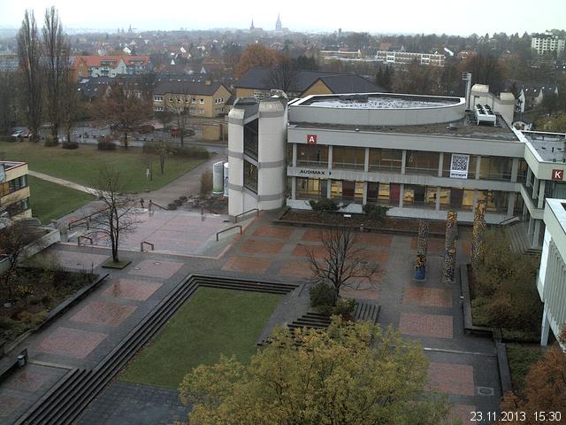 Foto der Webcam: Verwaltungsgeb&auml;ude, Innenhof mit Audimax, H&ouml;rsaal-Geb&auml;ude 1