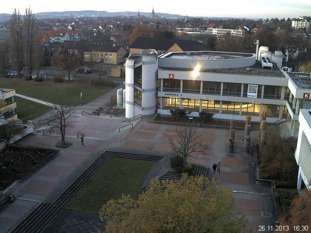 Foto der Webcam: Verwaltungsgeb&auml;ude, Innenhof mit Audimax, H&ouml;rsaal-Geb&auml;ude 1