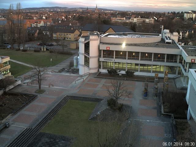Foto der Webcam: Verwaltungsgeb&auml;ude, Innenhof mit Audimax, H&ouml;rsaal-Geb&auml;ude 1