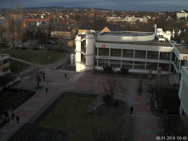 Foto der Webcam: Verwaltungsgeb&auml;ude, Innenhof mit Audimax, H&ouml;rsaal-Geb&auml;ude 1