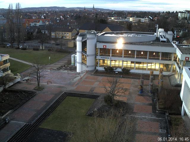 Foto der Webcam: Verwaltungsgeb&auml;ude, Innenhof mit Audimax, H&ouml;rsaal-Geb&auml;ude 1