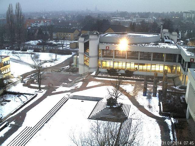 Foto der Webcam: Verwaltungsgeb&auml;ude, Innenhof mit Audimax, H&ouml;rsaal-Geb&auml;ude 1