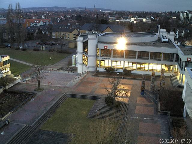 Foto der Webcam: Verwaltungsgeb&auml;ude, Innenhof mit Audimax, H&ouml;rsaal-Geb&auml;ude 1