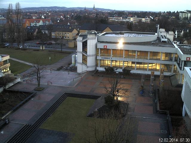 Foto der Webcam: Verwaltungsgeb&auml;ude, Innenhof mit Audimax, H&ouml;rsaal-Geb&auml;ude 1