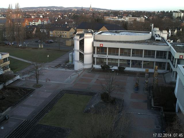 Foto der Webcam: Verwaltungsgeb&auml;ude, Innenhof mit Audimax, H&ouml;rsaal-Geb&auml;ude 1